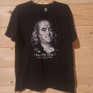 Black Graphic Tee - Benjamin Franklin Design Size M 22x28 Made In The USA